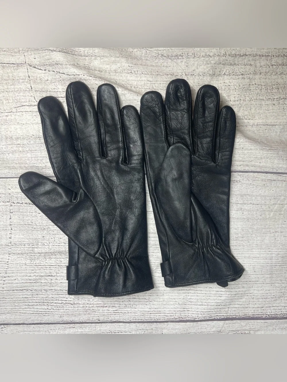 Michael Kors Women’s Medium Black Leather Gloves Buckle Accent Soft Lined Winter